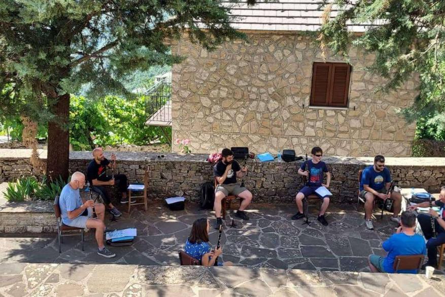 1ο Σεμινάριο Παραδοσιακής Μουσικής «Πέτρας Ήχοι» 1ο Σεμινάριο Παραδοσιακής Μουσικής «Πέτρας Ήχοι»